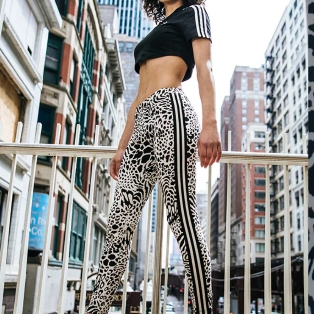 ADIDAS Women Trefoil Leopard Print Leggings Size 8.